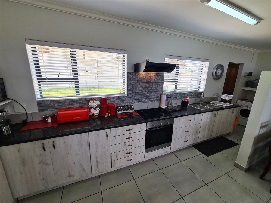 5 Bedroom Property for Sale in Dana Bay Western Cape